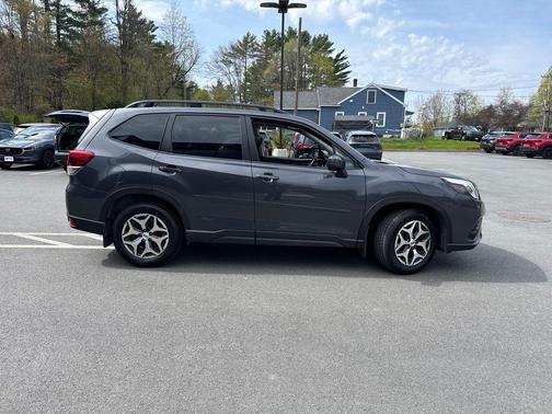 Magnetite Gray Metallic 2023 Subaru Forester Premium