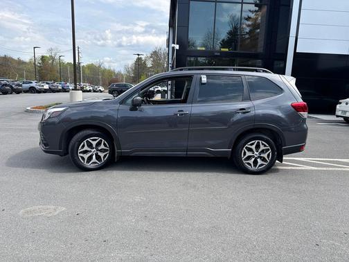 Magnetite Gray Metallic 2023 Subaru Forester Premium