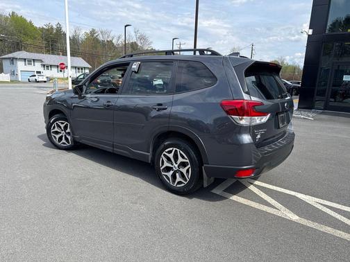 Magnetite Gray Metallic 2023 Subaru Forester Premium