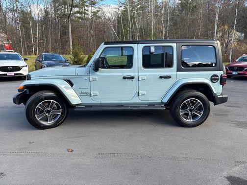 2023 Jeep Wrangler 4-Door Sahara 4x4