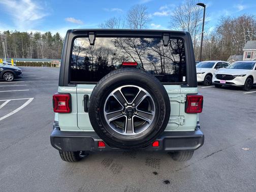 2023 Jeep Wrangler 4-Door Sahara 4x4