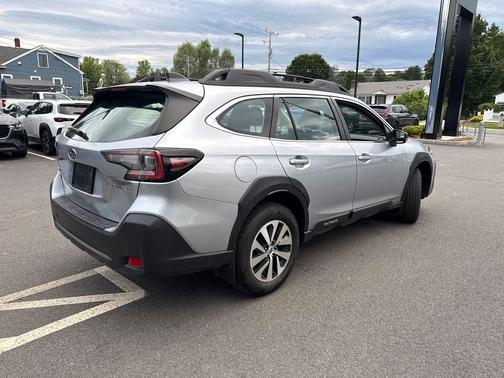 Ice Silver Metallic 2024 Subaru Outback Base
