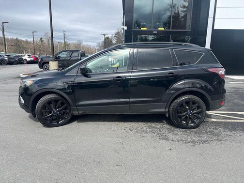 Shadow Black 2018 Ford Escape SE