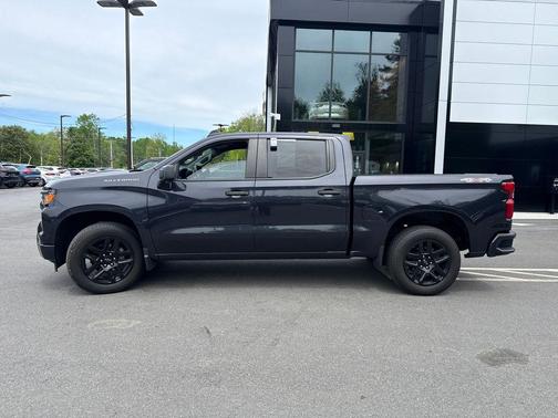 Dark Ash Metallic 2022 Chevrolet Silverado 1500 Custom