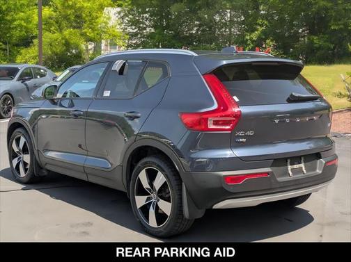 2022 Volvo XC40 T5 Momentum