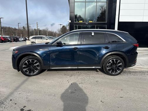 2024 Mazda CX-90 PHEV Premium Plus
