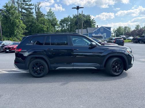 Platinum Gray Metallic 2025 Volkswagen Atlas 2.0T Peak Edition