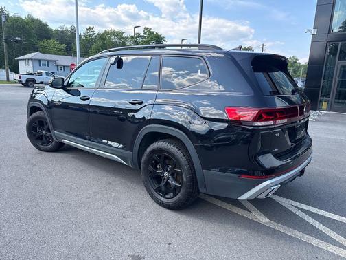 Platinum Gray Metallic 2025 Volkswagen Atlas 2.0T Peak Edition