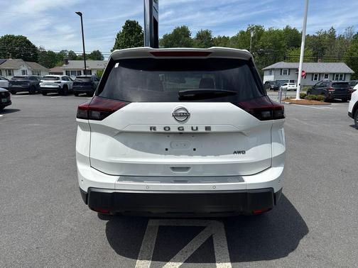Glacier White 2024 Nissan Rogue S