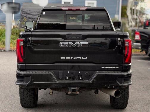 Onyx Black 2024 GMC Sierra 2500 Denali Ultimate