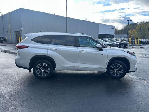 2020 Toyota Highlander Hybrid XLE