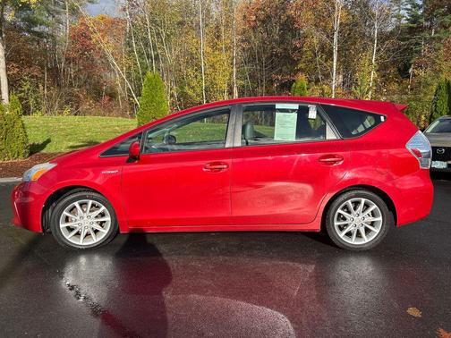 2012 Toyota Prius v Five