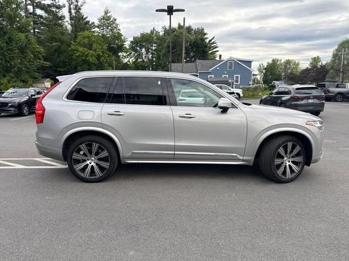 Silver Dawn Metallic 2023 Volvo XC90 Recharge Plug-In Hybrid T8 Plus 6-Seater