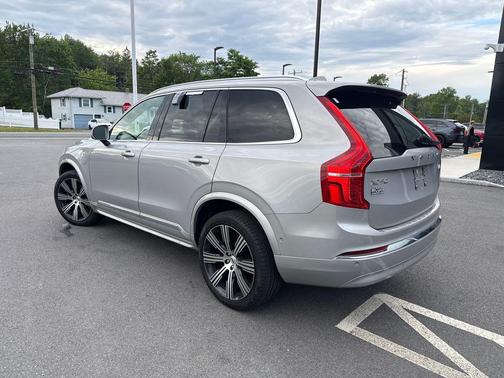 Silver Dawn Metallic 2023 Volvo XC90 Recharge Plug-In Hybrid T8 Plus 6-Seater