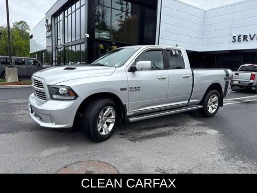 Brilliant Black Crystal Pearlcoat 2016 RAM 1500 Sport
