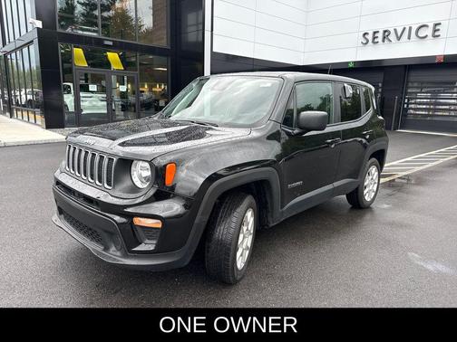 Black Clearcoat 2023 Jeep Renegade Latitude