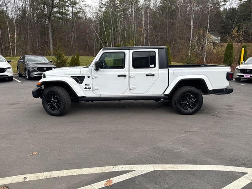 2023 Jeep Gladiator Sport