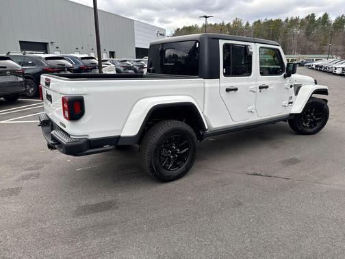 2023 Jeep Gladiator Sport