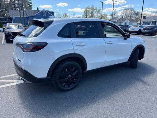 Platinum White Pearl 2024 Honda HR-V AWD Sport