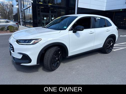 Platinum White Pearl 2024 Honda HR-V AWD Sport