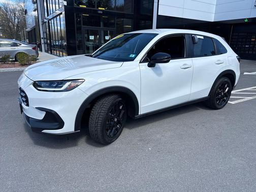 Platinum White Pearl 2024 Honda HR-V AWD Sport