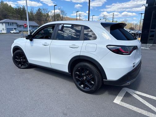Platinum White Pearl 2024 Honda HR-V AWD Sport