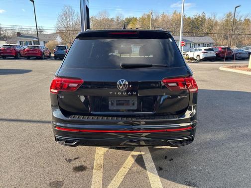 2024 Volkswagen Tiguan 2.0T SE R-Line Black 4MOTION
