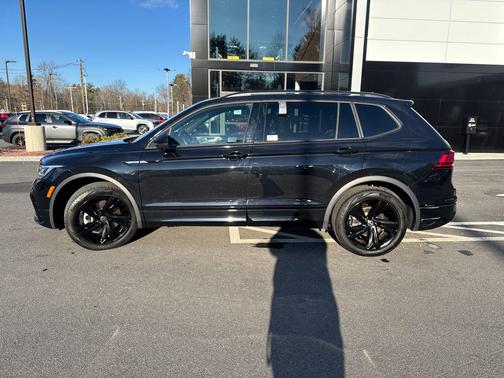 2024 Volkswagen Tiguan 2.0T SE R-Line Black 4MOTION