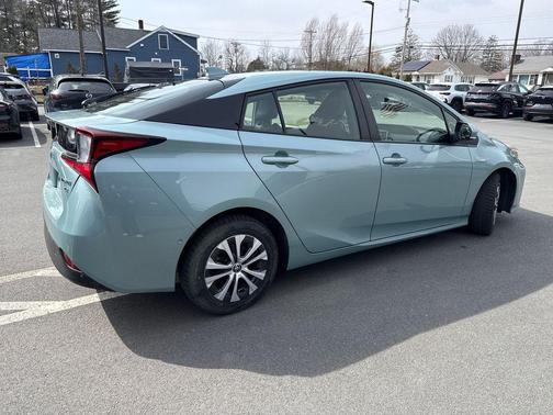 2021 Toyota Prius XLE