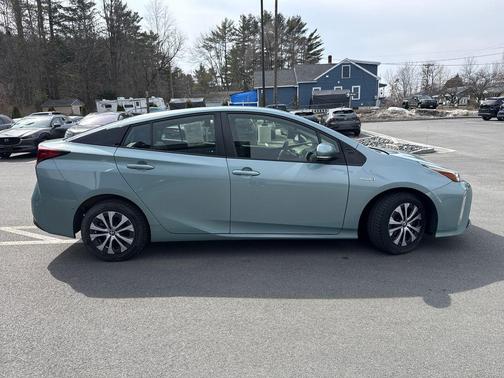 2021 Toyota Prius XLE