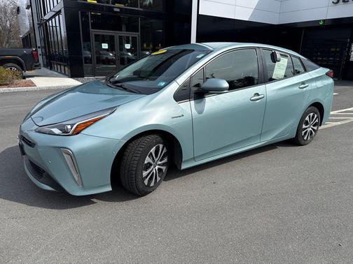 2021 Toyota Prius XLE