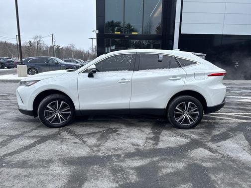 2024 Toyota Venza LE