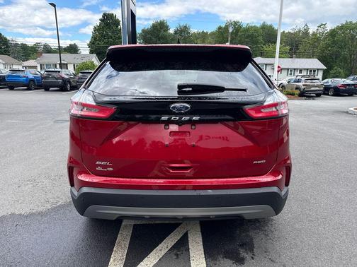 Rapid Red Metallic Tinted Clearcoat 2022 Ford Edge SEL