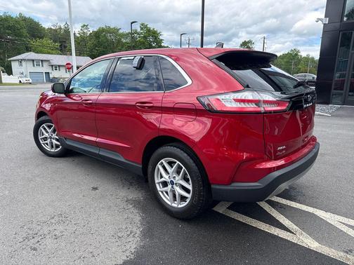 Rapid Red Metallic Tinted Clearcoat 2022 Ford Edge SEL