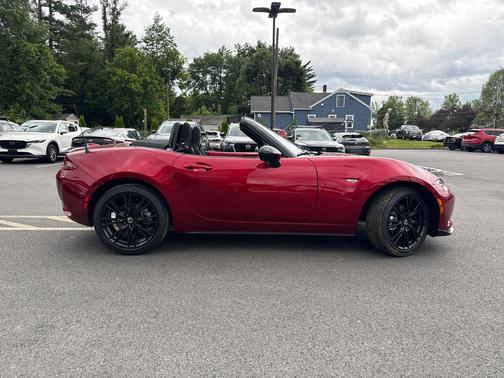 Soul Red Crystal Metallic 2026 Mazda MX-5 Miata Club