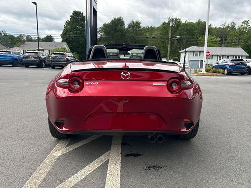 Soul Red Crystal Metallic 2026 Mazda MX-5 Miata Club