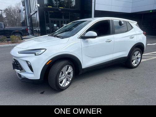 Summit White 2025 Buick Encore GX Preferred