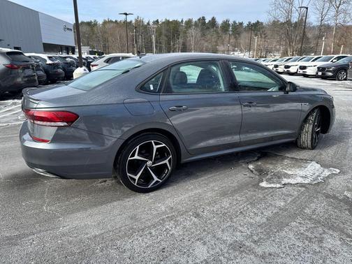 2020 Volkswagen Passat 2.0T R-Line