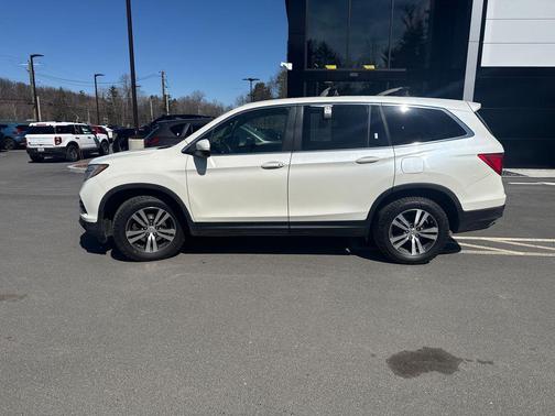 Lunar Silver Metallic 2016 Honda Pilot EX-L