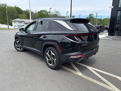 Black Pearl 2024 Hyundai TUCSON SEL
