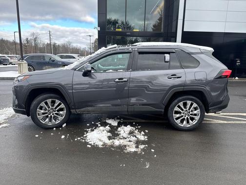 2024 Toyota RAV4 XLE Premium