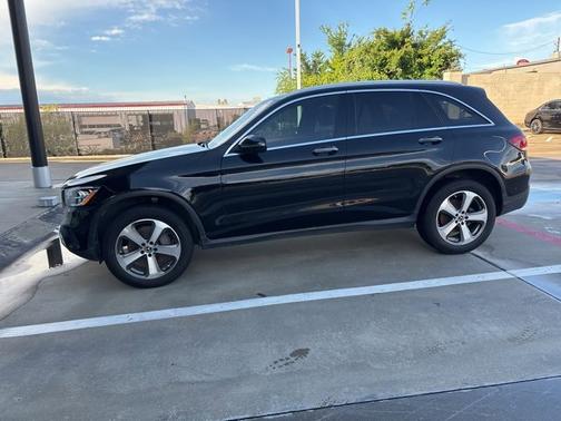 2022 Mercedes-Benz GLC 300