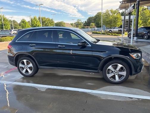 2022 Mercedes-Benz GLC 300