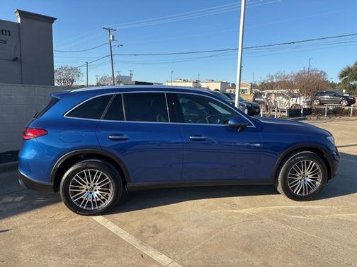 2025 Mercedes-Benz GLC 300 Base