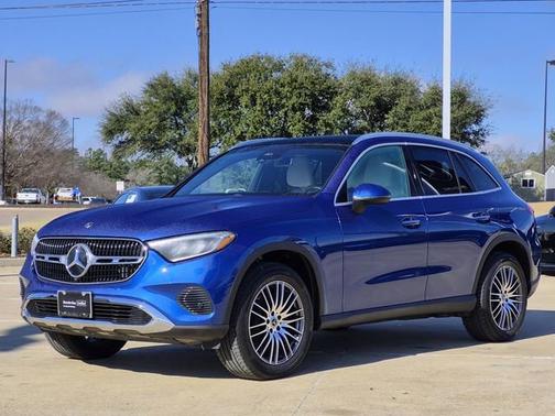 2025 Mercedes-Benz GLC 300 
