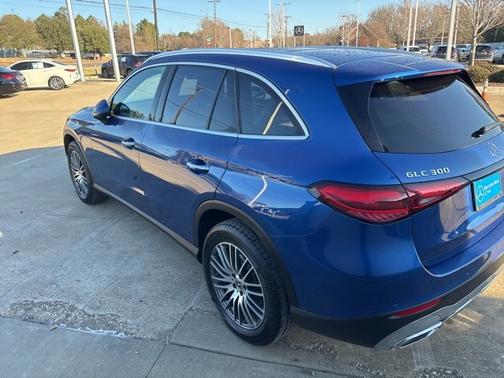 2025 Mercedes-Benz GLC 300 