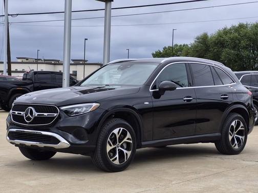 Black 2025 Mercedes-Benz GLC 350e