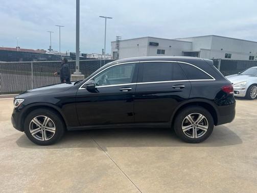 Black 2022 Mercedes-Benz GLC 300 Base