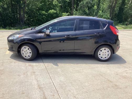 Black 2014 Ford Fiesta SE