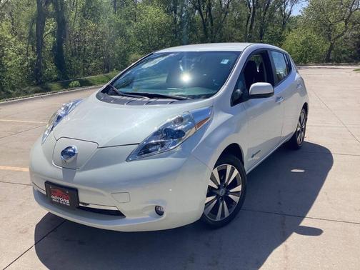 Glacier Pearl 2014 Nissan Leaf SL